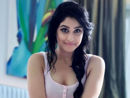 ఆ హీరోతో నటించడం లేదు.. ఆ వార్త రూమరే.. రెజీనా