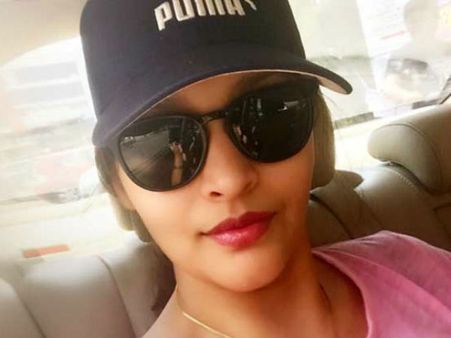 పవన్ ఫ్యాన్స్‌కి వ్యతిరేకం కాదు... మీకు అమ్మ, అక్క, చెల్లి ఉన్నారుగా: రేణు దేశాయ్