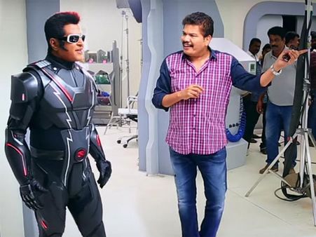 రోబో కథకీ 2.0 కీ సంబంధం లేదు: బాంబు పేల్చిన శంకర్, అసలు కథ ఇదేనా??