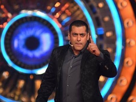 క్షమాపణ చెప్పాడా? మళ్ళీ పరువు తీసాడా?? బిగ్ బాస్ షోలో మళ్ళీ కుక్కలని తెచ్చిన సల్మాన్