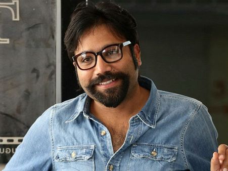 అర్జున్ రెడ్డి ఇక రోడ్డు వేసినట్టే: 50 లక్షల అడ్వాన్స్ తో బుక్ అయ్యాడు