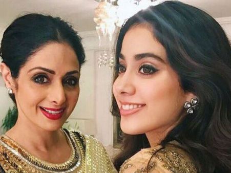 శ్రీదేవికి షాకుల మీద షాకులు.. జాన్వీ కపూర్‌తో తలనొప్పి.. డైరెక్టర్ వ్యవహారంపై..