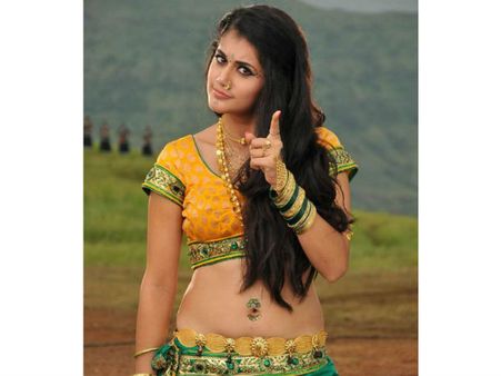 తాప్సీ..! ఇంకా నోటి దూల తగ్గలేదా???: బాలీవుడ్ హీరోలు నన్ను గుర్తించటం లేదంటూ కామెంట్స్