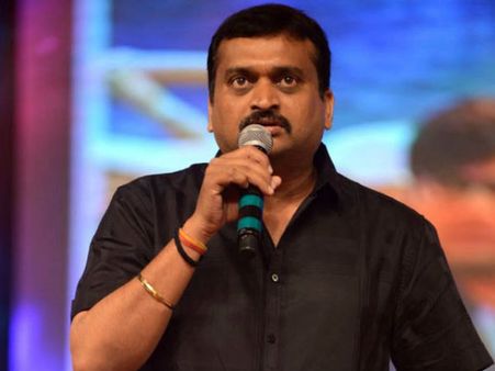 మెగాస్టార్‌కు ఈ అవార్డు ఎలా ఇస్తారండి?: చిరు అవార్డ్‌పై బండ్ల గణేష్ సీరియస్