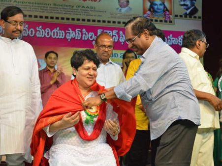 దర్శకులకి మర్యాద దక్కడం లేదు.. జయకు అవార్డు దక్కడం గర్వంగా ఉంది..