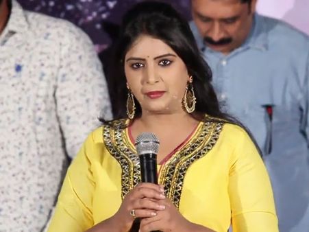 '' ఐ ఫోన్ అంటే నా ఫ్రెండ్స్ అంటే నవ్వుకున్నారు...?''