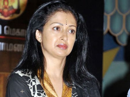 చిరంజీవితో చేయటం కుదరలేదు, నాది చిన్న పిల్ల మనస్తత్వం: ఇంకా చాలానే చెప్పింది