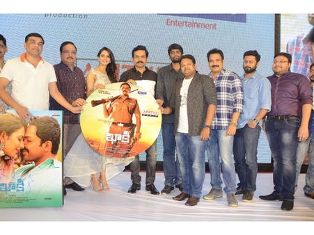 అన్నయ్య అరిచినట్లు రియల్ లైఫ్‌లో జరుగదు: ‘ఖాకీ ’ ఆడియో వేడుకలో కార్తి