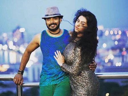 మగాళ్ళమీద నమ్మకమే పోయింది, అతను అలా సర్‌ప్రైజ్ ఇస్తాడనుకోలేదు: నమిత