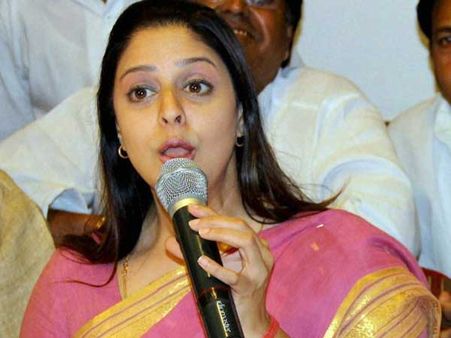 ఇంత‌లా దిగ‌జారిపోతార‌ని అనుకోలేదు, సినిమా చూసి మాట్లాడ‌తాన‌ు : నగ్మా