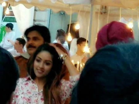 అఙ్ఞాతవాసి ఫొటోలు లీక్: నెట్‌లో పవన్ కళ్యాణ్, అను ఇమ్మన్యుయేల్ ఫొటోలు