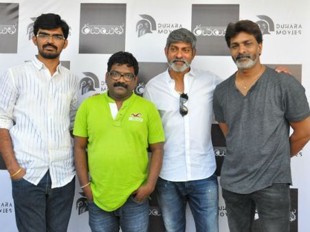 నేను పాదయాత్ర చేస్తాను.. మైక్ పట్టుకొని విషయం తెలుసుకొంటా.. జగపతిబాబు సంచలన వ్యాఖ్యలు