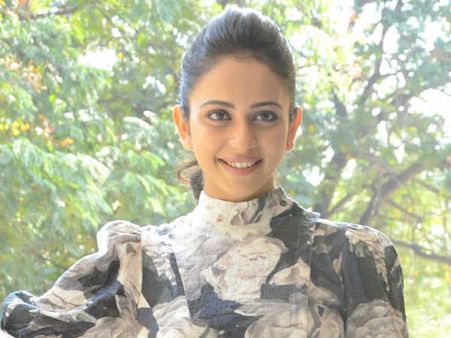 జీవితం నాశనం అవుతున్నది.. అలాంటి వారి చేతులు నరకాలి.. రకుల్ ప్రీత్ సింగ్