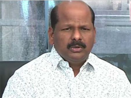 ప్రతీ శుక్రవారం హుస్సేన్ సాగర్లో 15 కోట్లు పోస్తున్నాం.. టాలీవుడ్ పరిస్థితిపై నిర్మాత ఆవేదన