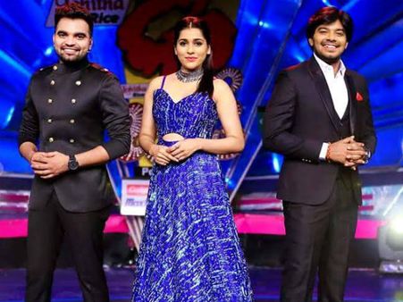 ఎవరితో డేట్ చేస్తావు? నేనా, యాంకర్ ప్రదీపా?... రష్మితో ఆడుకున్న సుడిగాలి సుధీర్!