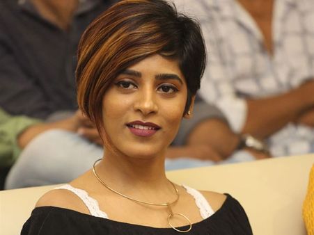 12 డేస్ దానికి కమిటైతే ప్లాట్, కారు, 10 లక్షల క్యాష్ ఇస్తామన్నారు: ‘ఫిదా’ గాయిత్రి