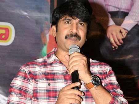 కమెడియన్ శ్రీనివాసరెడ్డి జీవితంలో మధుర క్షణాలు: ఎంతలా సంబరపడిపోతున్నాడో!..