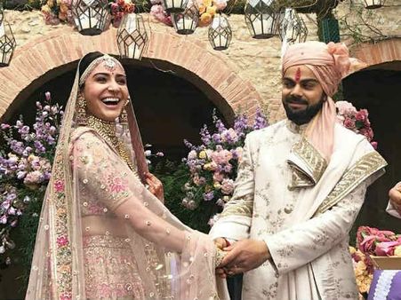 అనుష్క-విరాట్ కోహ్లి వివాహంపై.... వారి మాజీ లవర్స్ ఎలా రియాక్టయ్యారో తెలుసా?