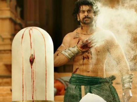 బాహుబలి‌ గుట్టువిప్పేసాడు : ఉప్పుతో జలపాతం, వాటర్‌బాటిల్ శివలింగం ఇంకా...