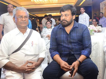 ఆయన మనుషుల్లో మాణిక్యం.. ఈయన మట్టిలో మాణిక్యం.. చిరంజీవి