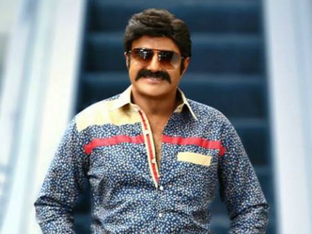 నయనతార, 40 డాన్సర్లతో బాలయ్య కిర్రాక్.. దుబాయ్‌లో జై సింహ హల్‌చల్