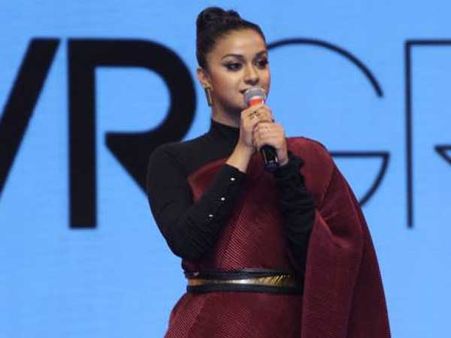 అప్పుడు చిరంజీవితో మా అమ్మ.. ఇప్పుడు పవన్ కల్యాణ్‌తో నేను.. కీర్తీ సురేష్ షాకింగ్ న్యూస్