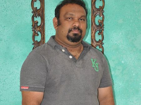 జూ ఎన్టీఆర్ కూడా పిచ్చి సినిమాలు చేశాడు, దేవుడు అంటే మూర్ఖత్వమే: కత్తి మహేష్