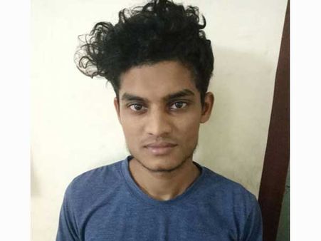 సూపర్ స్టార్ అభిమాని ఉన్మాదం: హీరోయిన్‌కు రేప్, యాసిడ్ ఎటాక్ బెదిరింపు... అరెస్ట్!