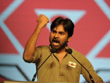 ఆ ఒక్కటి చెప్పు చాలు!..: తట్టుకోలేకపోతున్న పవన్ ఫ్యాన్స్.. ఏ ఇద్దరు కలిసినా ఇదే చర్చ!