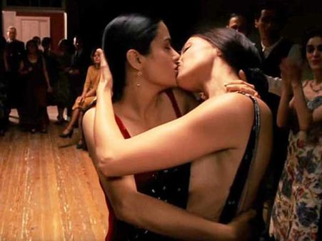 ఆమెతో సెక్స్ చేయమన్నాడు.. చంపుతానన్నాడు.. లైంగికంగా వేధించాడు.. దర్శకుడిపై హీరోయిన్ ఫైర్