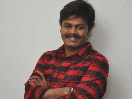 జీవితాంతం మానాన్న ఒకే డ్రస్‌లో.. న్యాయం చేస్తున్నా.. పవన్ వల్లనే.. సప్తగిరి (ఇంటర్వ్యూ)