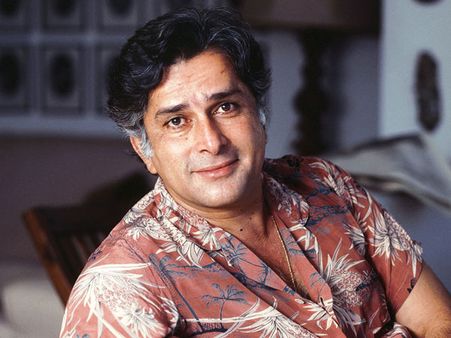 నేలకొరిగిన నటదిగ్గజం.. శశికపూర్ ఇకలేరు.. రొమాంటిక్ హీరో జీవిత విశేషాలు..