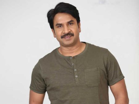 శ్రీనివాస‌రెడ్డి హీరోగా జంబ‌ల‌కిడి పంబ‌.. హిస్టరీ రిపీట్ అవుతుందా?