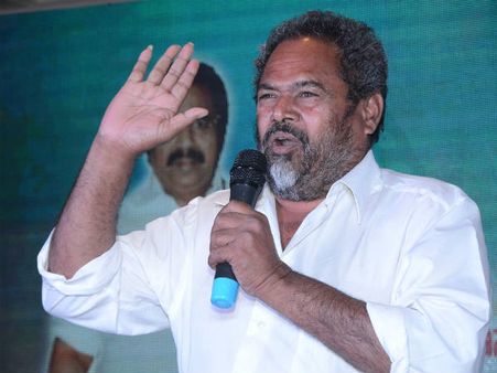 చిరు ముసలోడైతే చెప్పుకోవడానికి ఏముంది? అల్లు అరవింద్ విలన్‌లా...: ఆర్ నారాయణ మూర్తి