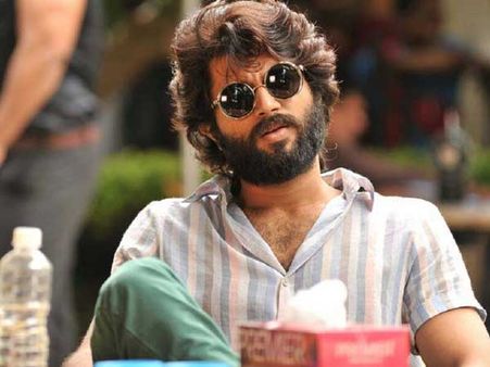 ఓవర్ నైట్ స్టార్‌కు నైట్ మేర్?: దేవరకొండకు పెద్ద కష్టమే?, అర్జున్ రెడ్డిని మరిచిపోతారట..