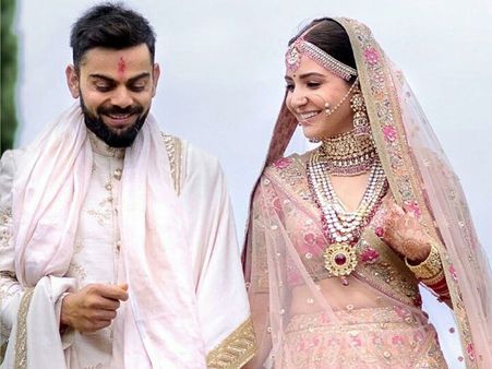 ఎంత లగ్జరీగా ఉందో.... అనుష్క-విరాట్ నివాసముండే అపార్ట్మెంట్ ఇదే (ఫోటోస్)