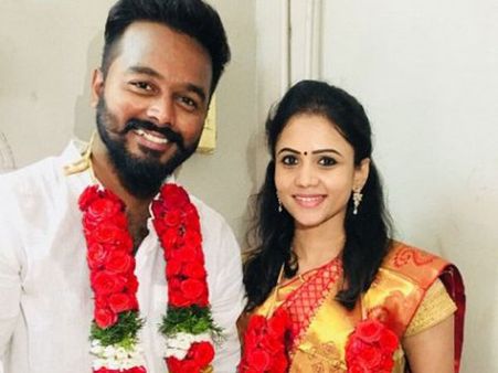 తండ్రి, సోదరుడిపై ఫిర్యాదు.... ఆపై ప్రియుడితో యాంకర్ రహస్య వివాహం!