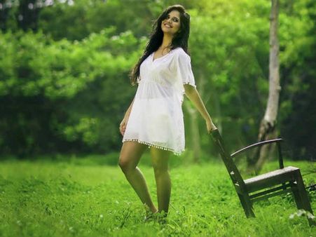 యంగ్ హీరోతో అనసూయ ప్రేమాయణం?: అడిగితే ఏమందో తెలుసా!..