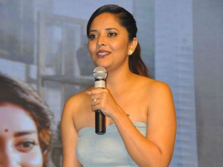 అప్పట్లో పిచ్చి బట్టలేసుకుని నోటికొచ్చింది వాగాను: అనసూయ, బావగారూ అంటూ...!