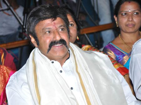 వారిని కించ పరిచే సినిమాలు చేయొద్దు: బాలకృష్ణ