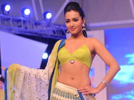 ప్రభాస్‌కు అక్కగా.. పవన్‌కు వదినగా.. వీలైతే తెలుగు అబ్బాయితోనే పెళ్లి.. క్యాథరిన్