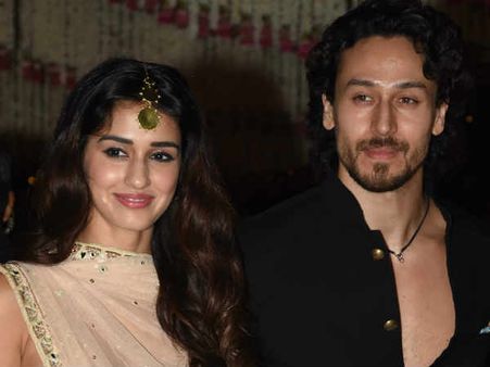 బాలీవుడ్‌లో మరో జంట సీక్రెట్ మ్యారేజ్.. వైరల్‌గా మారిన పెళ్లి వీడియో!