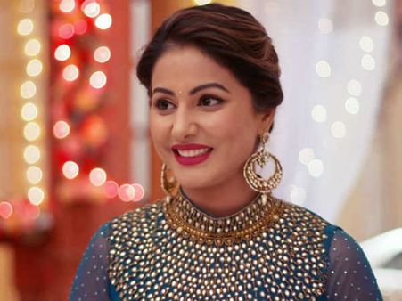 ‘బిగ్ బాస్ 11’ అపశృతి: ఇన్‌ఆర్బిట్ మాల్‌లో నటి జుట్టుపట్టి లాగిన ఫ్యాన్స్!