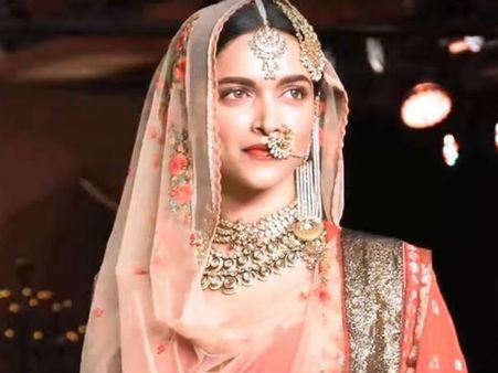 ‘పద్మావత్’ వివాదం: బీజేపీ పాలిత రాష్ట్రాలకు సుప్రీం కోర్టు షాక్!