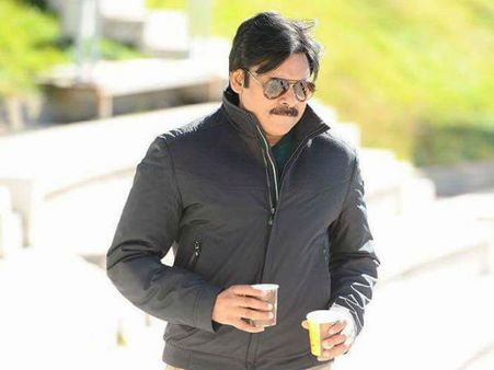 ఫ్యాన్స్‌కే తలవొగ్గుతా.. వారికి ఎందుకు.. నిర్మాతకు పవన్ కల్యాణ్ షాక్