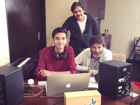 చేదు నిజం: ఎక్కడ ఆ పూనకం?.. పవన్-త్రివిక్రమ్ 'మమా' అనిపించేశారా!..