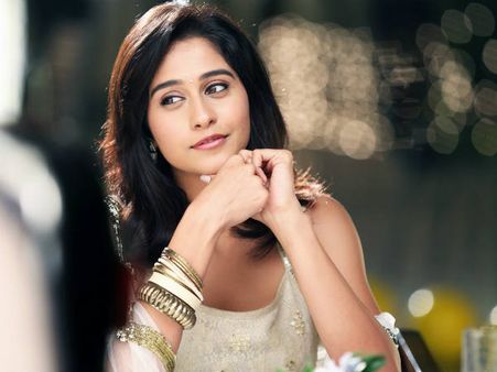 అతనితో ప్రేమలో పడ్డటం పెద్ద తప్పు.. అందుకే కెరీర్‌పై దెబ్బ.. రెజీనా