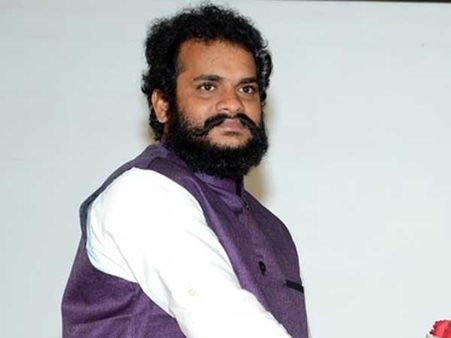 వారూ వ్యభిచారులే, వల్గర్‌గా మాట్లాడిన డైరెక్టర్, చివరకు కేసు...