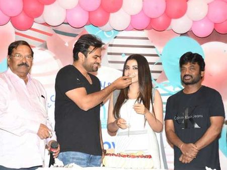 ఒకే వేదికపై హీరోయిన్, నిర్మాత బర్త్ డే.. సాయిధరమ్ తేజ్ స్పెషల్ ఎట్రాక్షన్