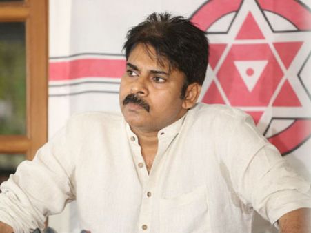 పవన్‌కు రెండే ఆప్షన్స్: రంగంలోకి మైత్రీ మూవీస్.. 2రోజుల్లో తేల్చేస్తారా?..